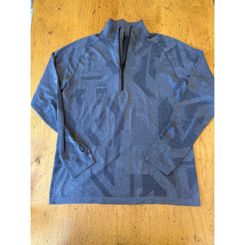Lululemon Metal Vent Tech 1/2 Zip Size Large Grey Camo Pullover Running Shirt